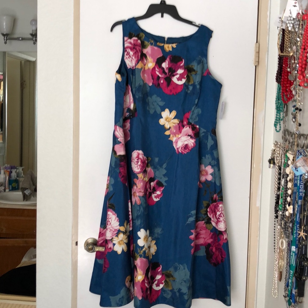 NWT floral dress